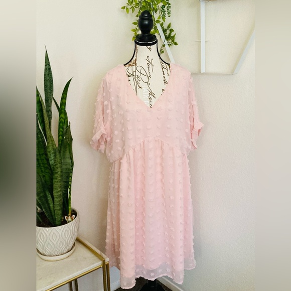 Dresses & Skirts - Pink dress with polka dots same color Size XL